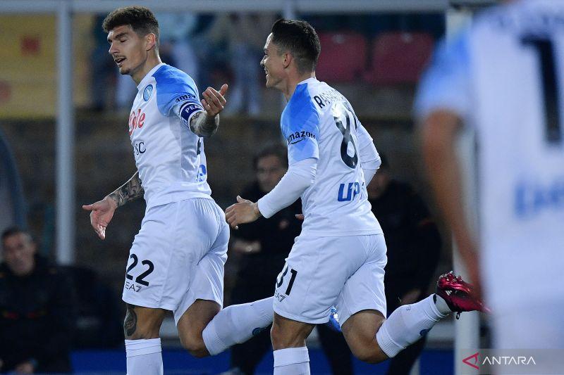 Gol Bunuh Diri Wladimiro Falcone Menangkan Napoli atas Lecce 2-1