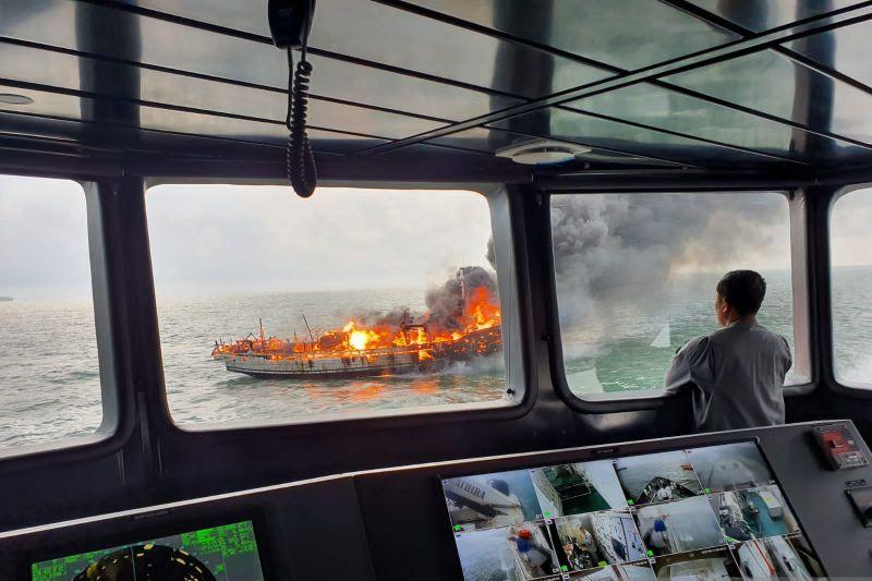 Kapal Kargo KLM Bintang Surya Terbakar di Perairan Selat Malaka, Satu Orang Tewas