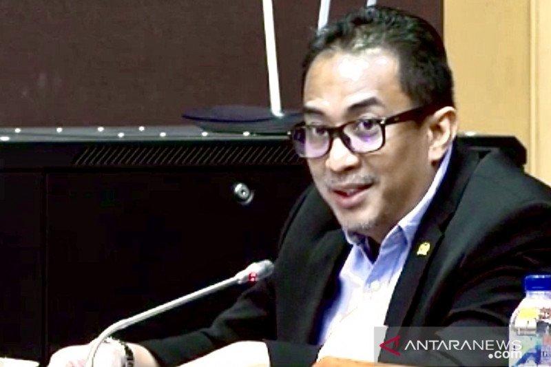 Heboh Postingan Meme Roy Suryo, DPR Imbau Warganet Bijak di Media Sosial