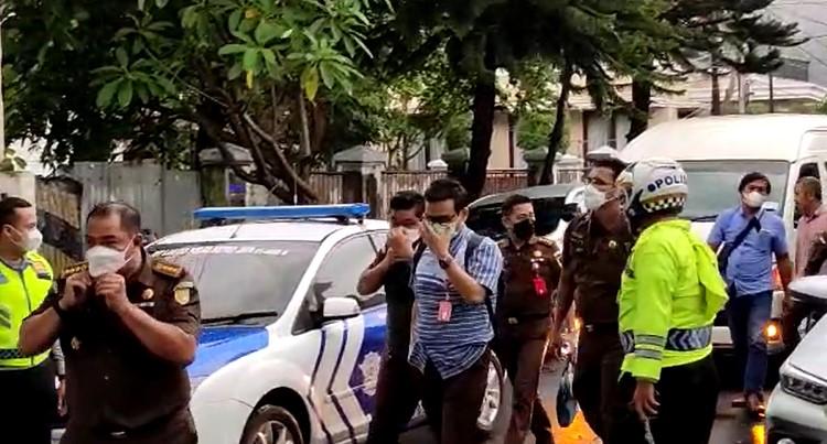 ‘Gerimis Mengundang’, Lima Jaksa Kasus Sambo Masuki Rumah Eks Kadiv Propam Polri