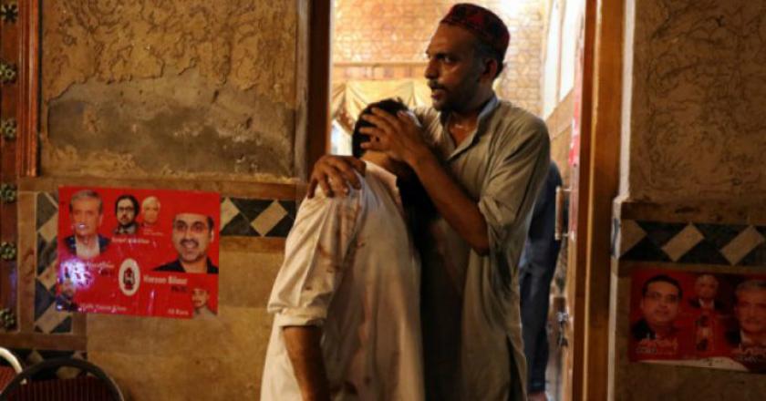 105 Orang Tewas Dalam Serangan Bom Bunuh Diri Pakistan, Pimpinan Parpol Salah Satunya