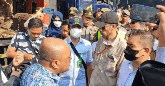 Eksekusi Pengosongan Rumah di Taman Duren Sawit Ricuh