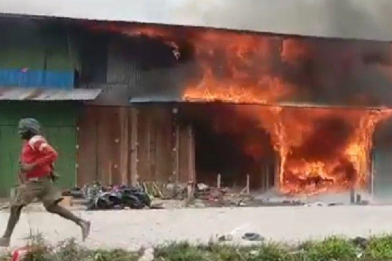 Kodim 1703 Deiyai Buka Dapur Darurat Usai 50 Toko Dibakar Warga Gegara Baju yang Dibeli Gatal
