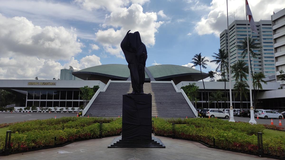 Patung Soekarno di DPR, Bukti Glorifikasi Sang Cucu Proklamator