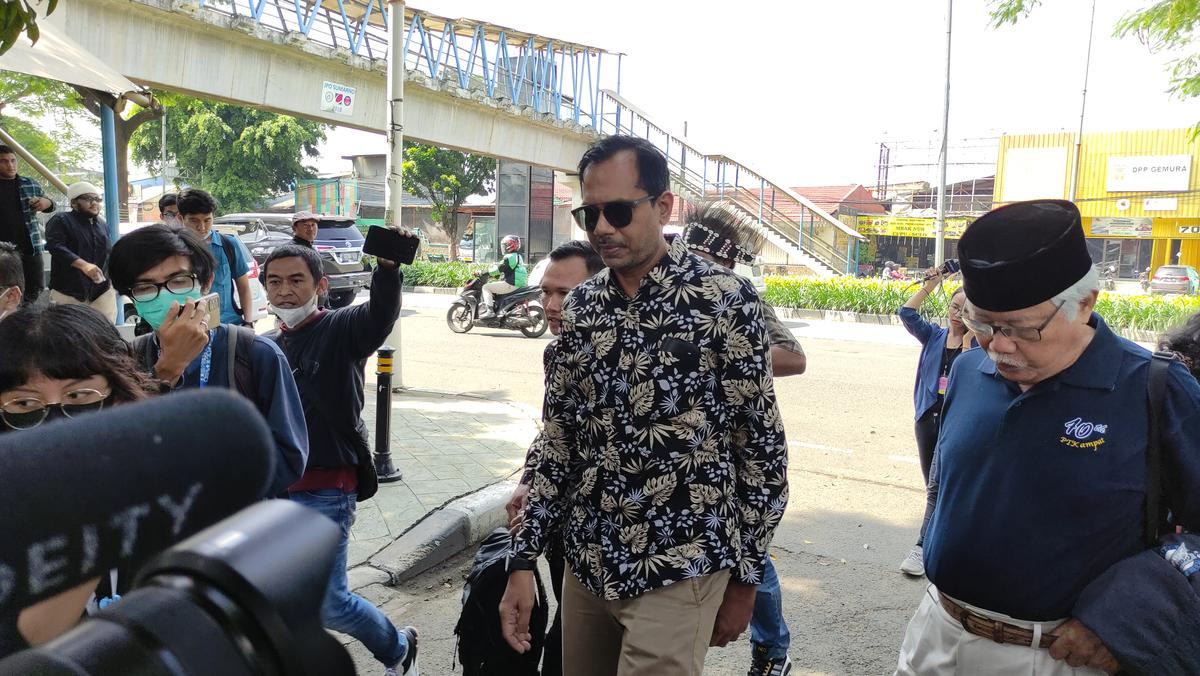 Sidang Kasus 'Lord Luhut' Berlanjut, Haris Azhar Bacakan Eksepsi Dakwaan Jaksa