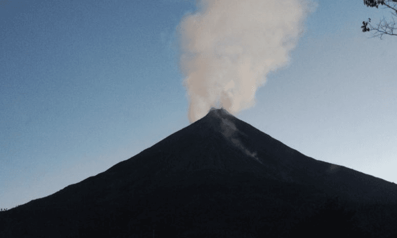 Pengungsi Babali Belum Dizinkan Pulang usai Erupsi Gunung Karangetan