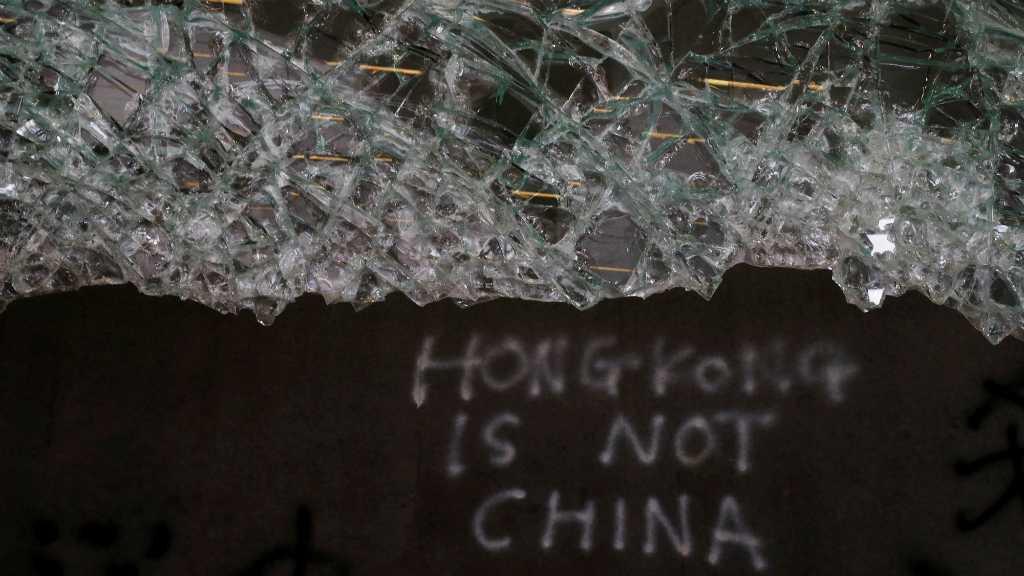 Dan, Hong Kong pun Tenang