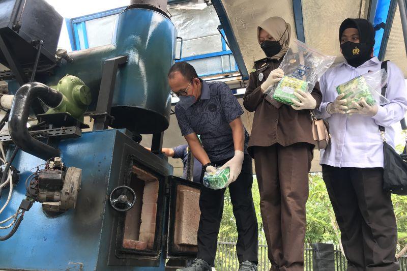 BNN Kepri Musnahkan 10kg Sabu dari Luar Negeri