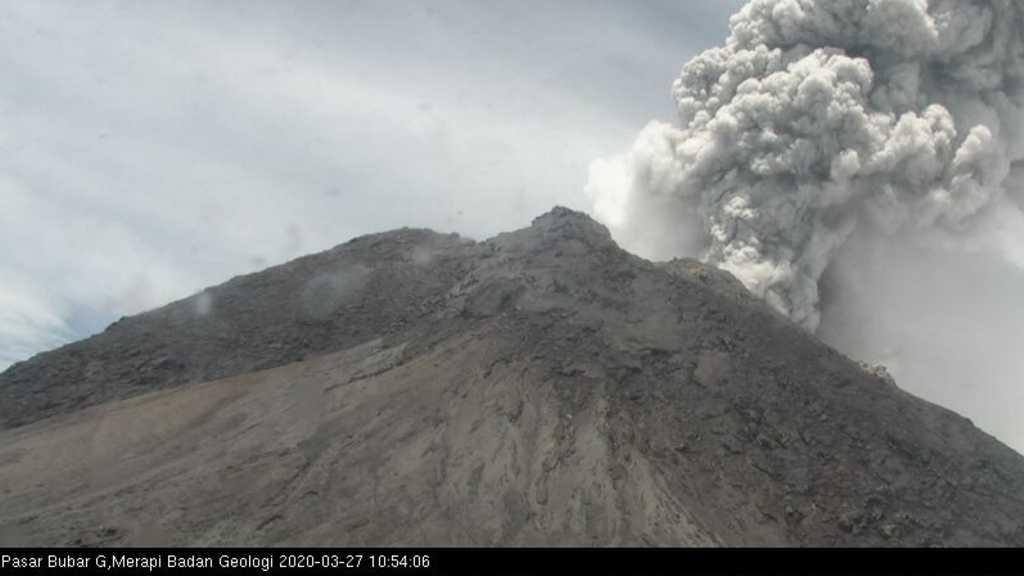 Gunung Merapi Kembali Erupsi