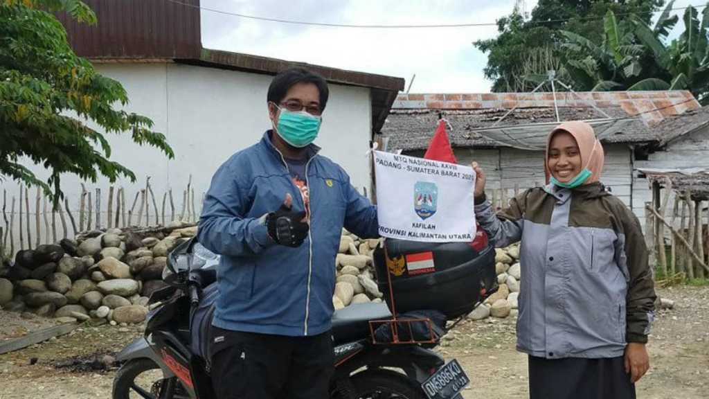 13 Ribu Kilometer Demi MTQ di Padang, Hasan-Nining Jajal dengan Motor