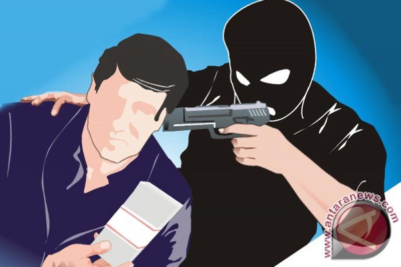 Polisi Buru Perampok yang Todong Senpi dan Siram Bensin ke Karyawan Minimarket di Jatinegara