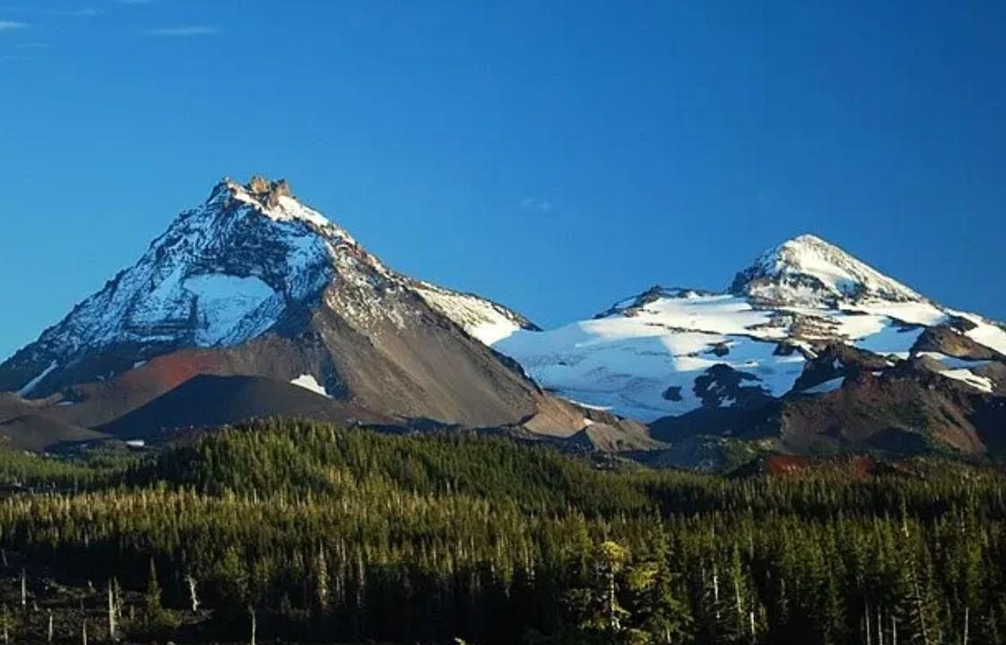 Mahasiswa Tewas Usai Jatuh dari Ketinggian 300 Meter Pegunungan Cascade Oregon