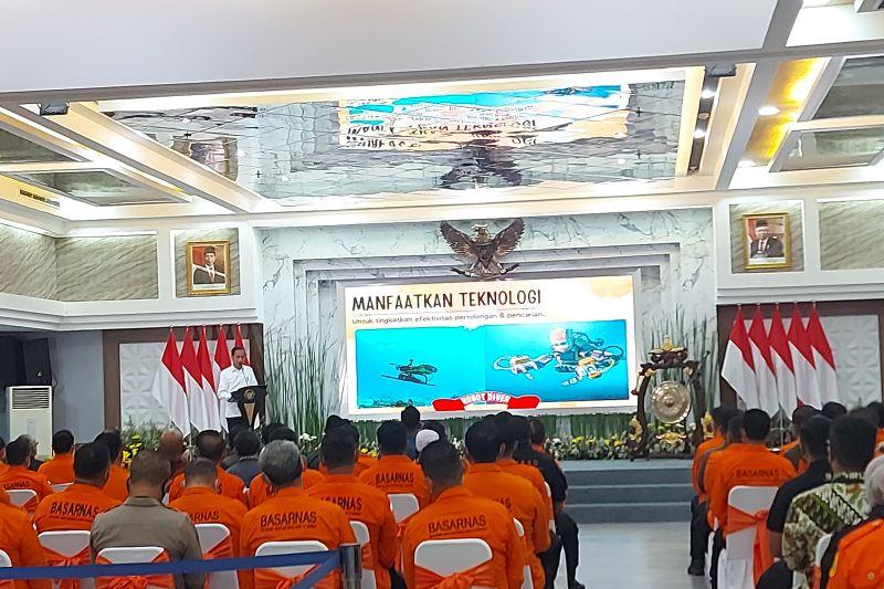 Jokowi Ingin Basarnas Punya Alat Canggih, Termasuk Jet Suit Seperti Iron Man