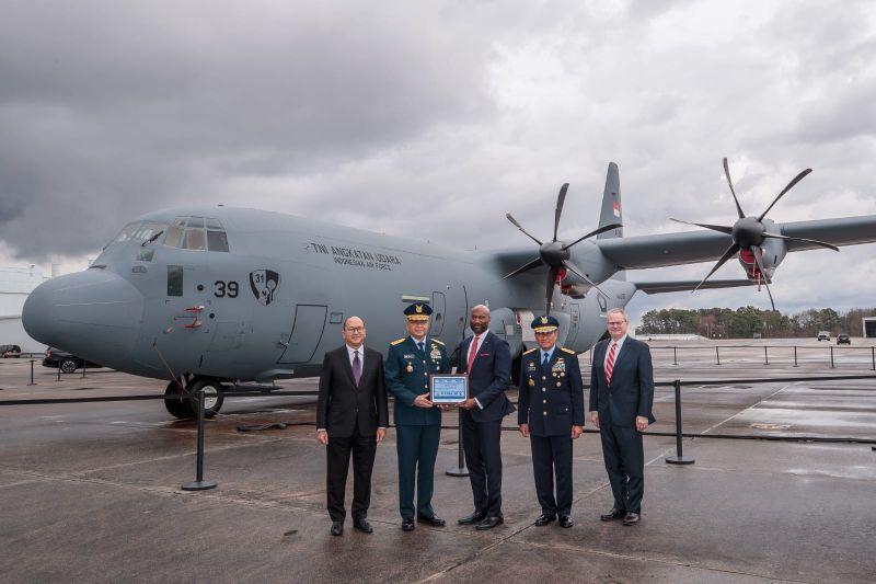 Tiga Penerbang AU Kirim Unit Pertama C-130J Super Hercules