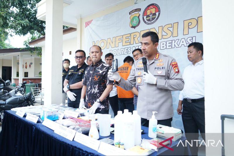 Polres Bekasi Ringkus Pengedar Tembakau Sintetis Lintas Daerah Selamatkan 70 Ribu Jiwa
