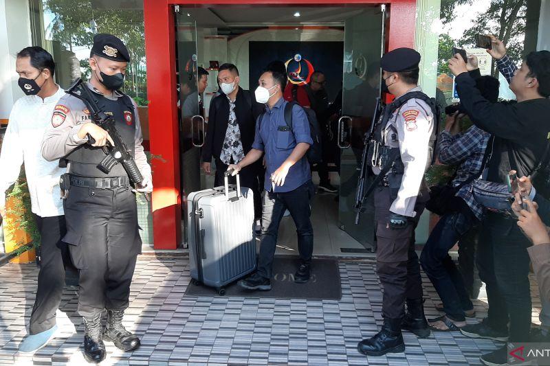 Tak Bertanya Apa pun, KPK Sita Dokumen Cukai Tembakau di Kantor BPFTZ Bintan