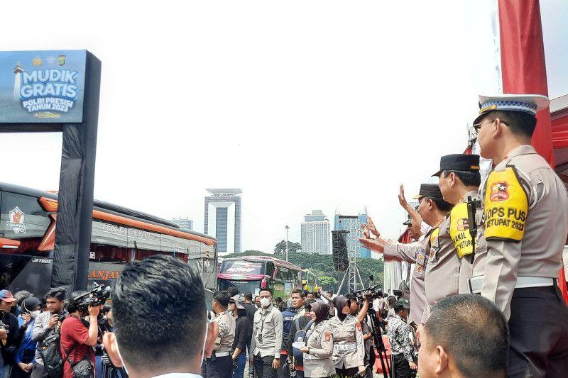 Kapolri-Menhub Lepas 23.439 Pemudik Gratis Tujuan Pulau Jawa