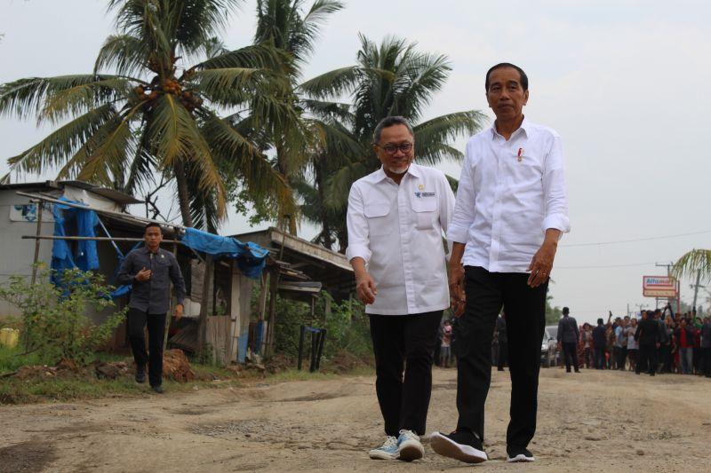 Meskipun Perbaikan Jalan Diambil Alih Pusat, Ini Peringatan Jokowi Untuk Gubernur