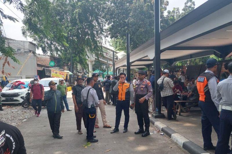 Polisi Awasi Aksi Massa Sopir Angkot 44 soal Busway di Stasiun Tebet