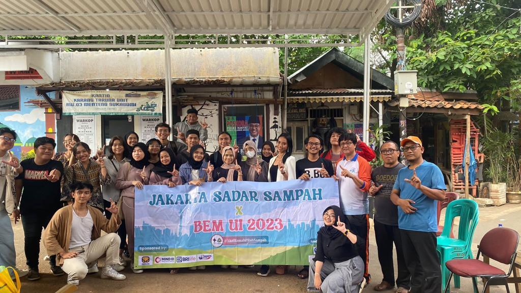 Jakarta Sadar Sampah x BEM UI Tuntaskan Sosialisasi Pemilahan dan Pengurangan Sampah di Menteng