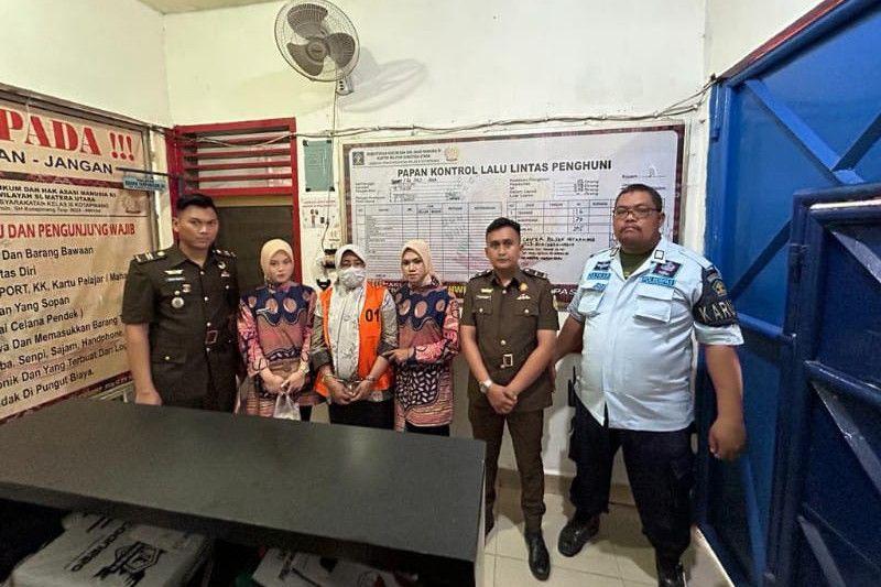 Kejari Tahan Mantan Kadis Perkebunan Labusel Sumut