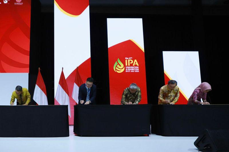 Gandeng Petronas, Pertamina Teken Pencaplokan Shell di Blok Masela
