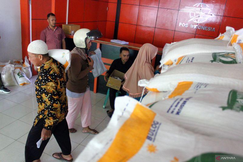 Jokowi Perintahkan Bantuan Beras Diperpanjang Oktober-Desember 2023