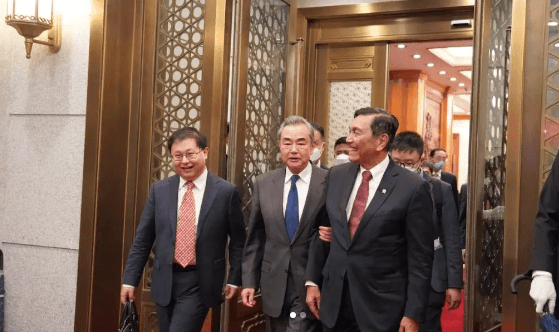 Bestie Luhut Kembali jadi Menlu China, Jokowi: Hubungan Kita Baik