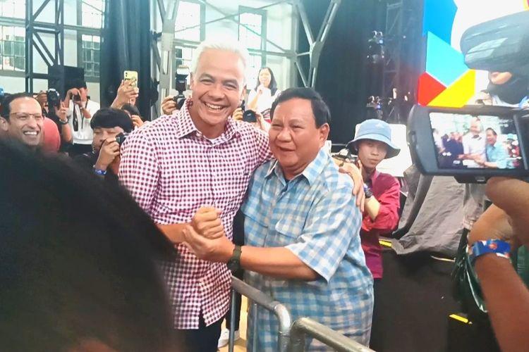 Saat Prabowo dan Ganjar Kompak Pakai Kemeja Kotak-Kotak