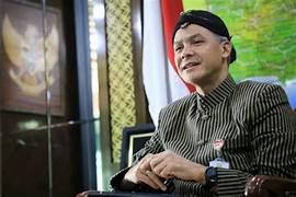 Antusias Santri Kedatangan Ganjar ke Ponpes Keluarga Mbah Moen