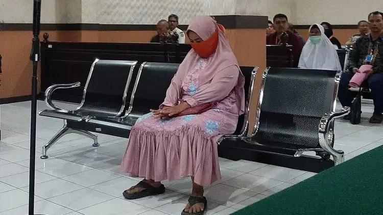 Waduh! Masriah Emak-emak Siram Tinja bakal Gugat Balik Jika Wiwik Ogah Damai
