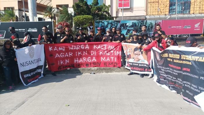 Massa Laskar Borneo di Samarinda Gelar Demo Tuntut Rocky Gerung Diadili Buntut Hina Presiden Jokowi