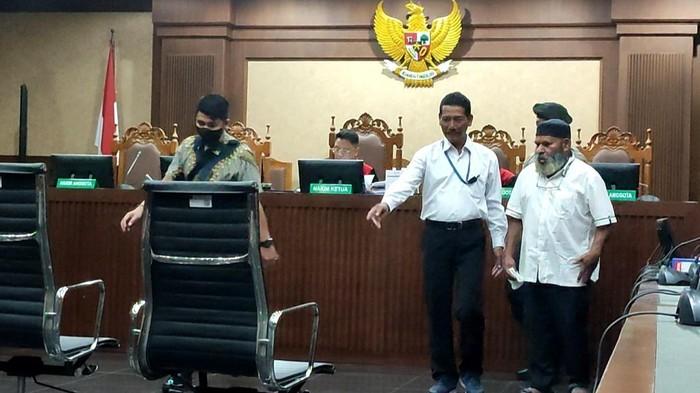 Lukas Enembe Kembali Jalani Sidang Lanjutan, Kini Pakai Alas Kaki