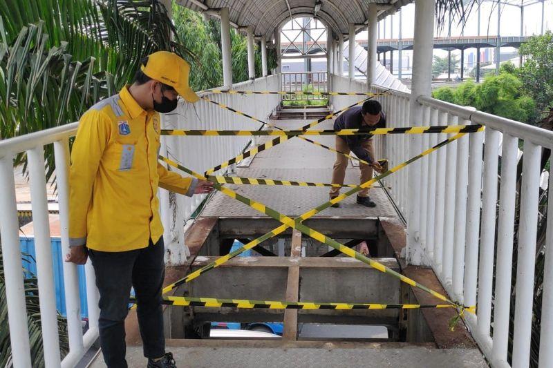 Baru Selesai Dipasang, Lempengan JPO Kembali Hilang