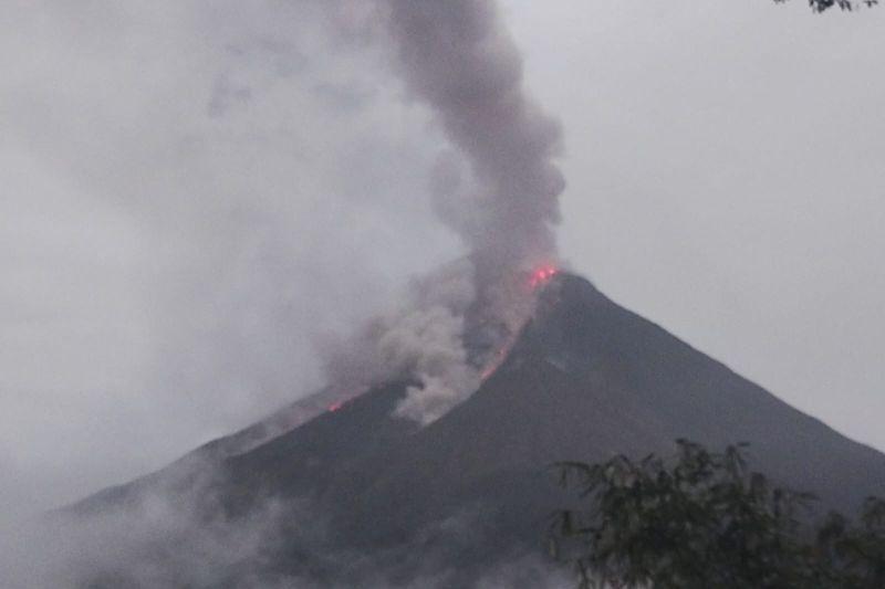 Terjadi 1.899 Kali Gempa Guguran Gunung Karangetang Selama Satu Pekan