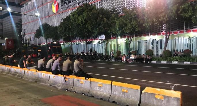 Brimob Tetap Siaga untuk Amankan Demo di Depan Bawaslu RI Hari Ini