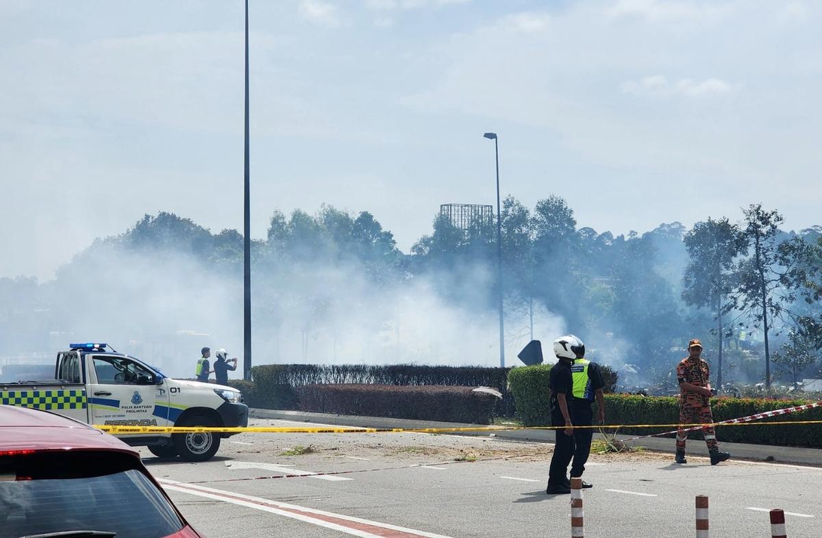 Pesan Terakhir Pilot Sebelum Pesawatnya Jatuh di Selangor: Adik Sayang Mama