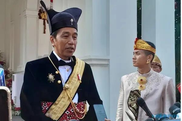 Memahami Makna Pakaian Khas Keraton Solo Presiden Jokowi