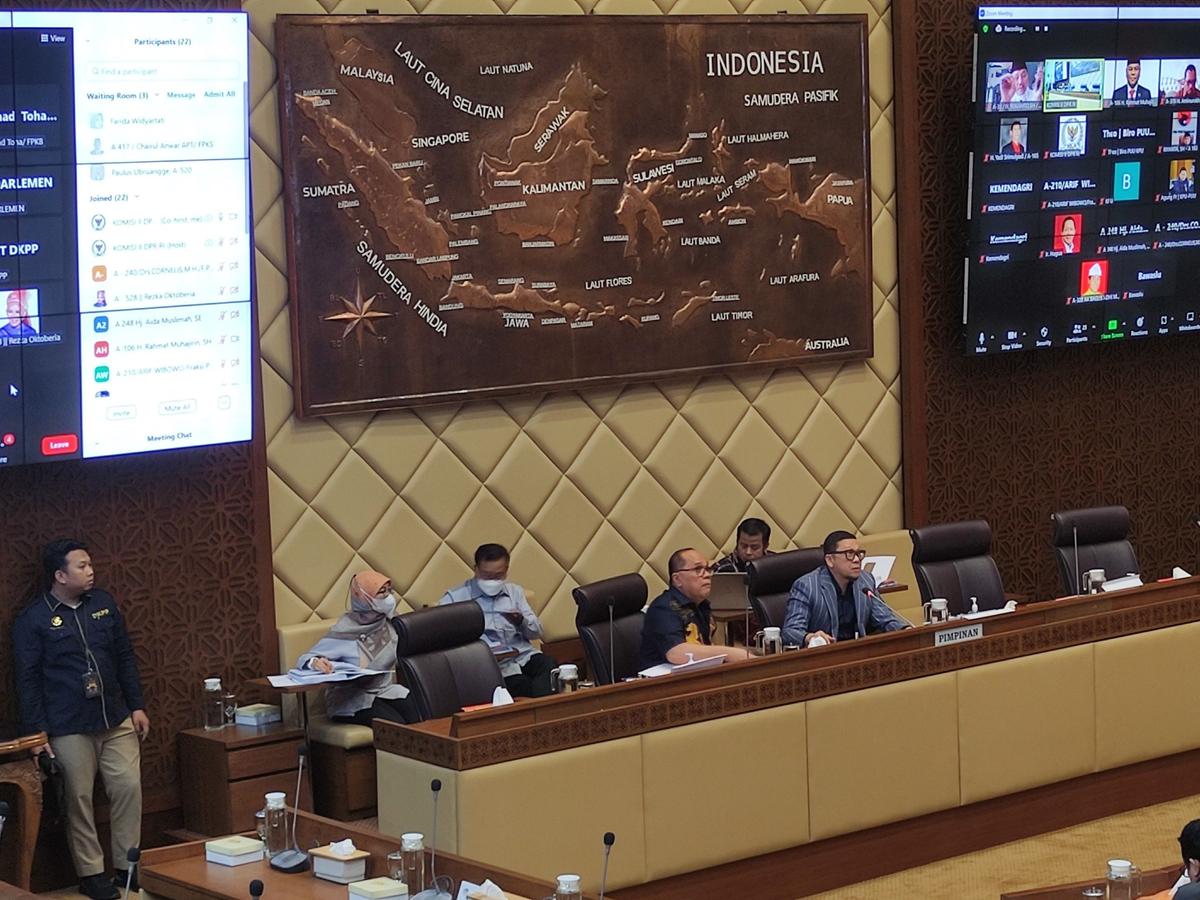 Komisi II DPR Gelar Rapat Bersama Pemerintah Bahas Revisi UU IKN