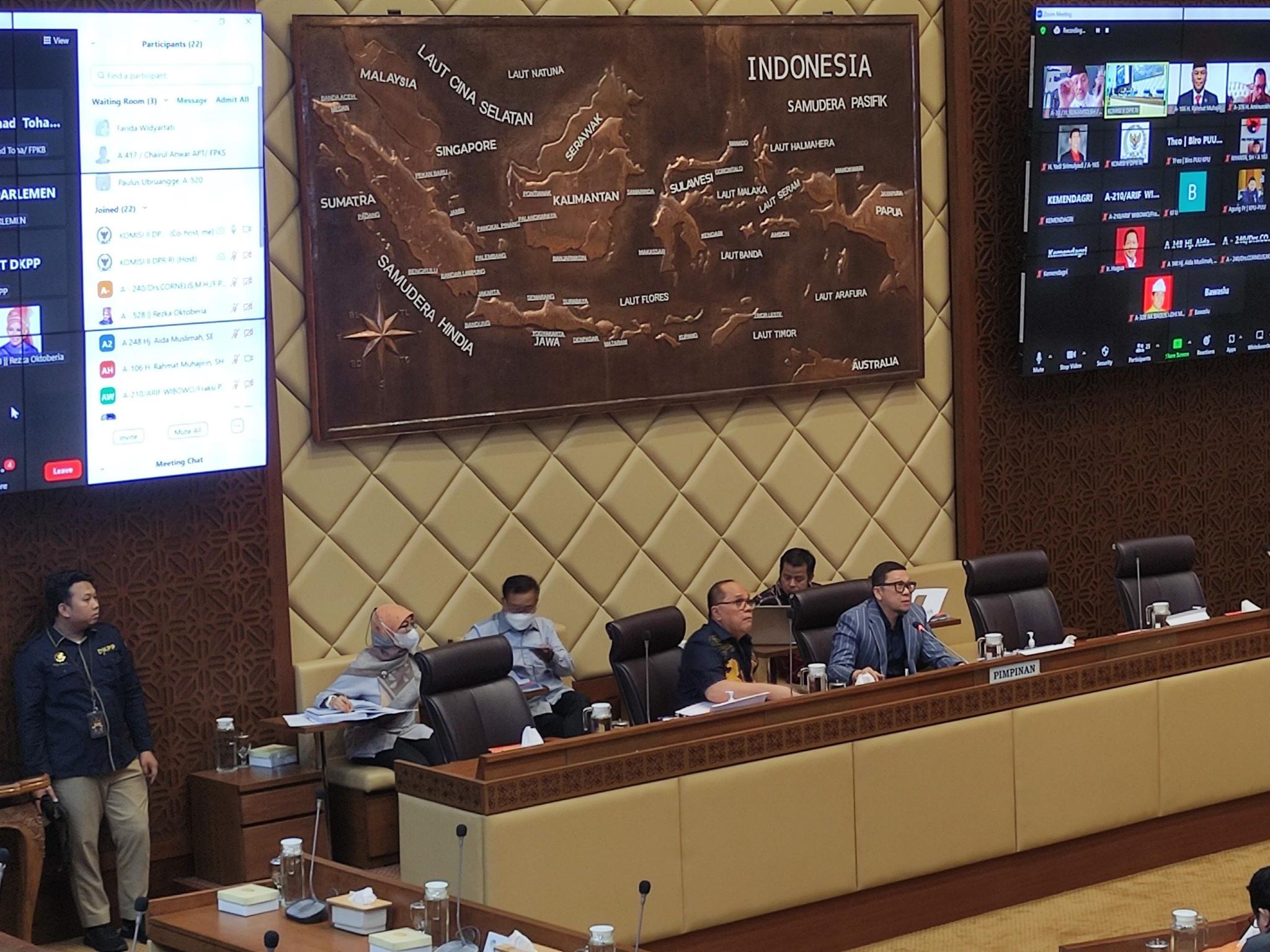 Komisi II DPR Gelar Rapat Bersama Pemerintah Bahas Revisi UU IKN
