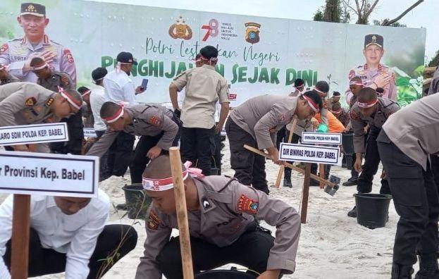 Pemprov Babel dan Polisi Tanam Bibit Pohon di Lahan Bekas Tambang Timah