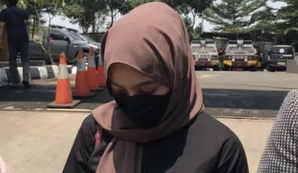 Oklin Fia 'Jilat Es Krim' Minta Maaf: Saya Trauma dan Tak Tahu Hadapi Hujatan