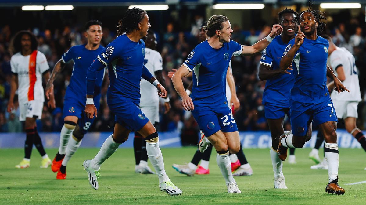 Tampil di Kandang, Chelsea Tundukkan Luton Town 3-0