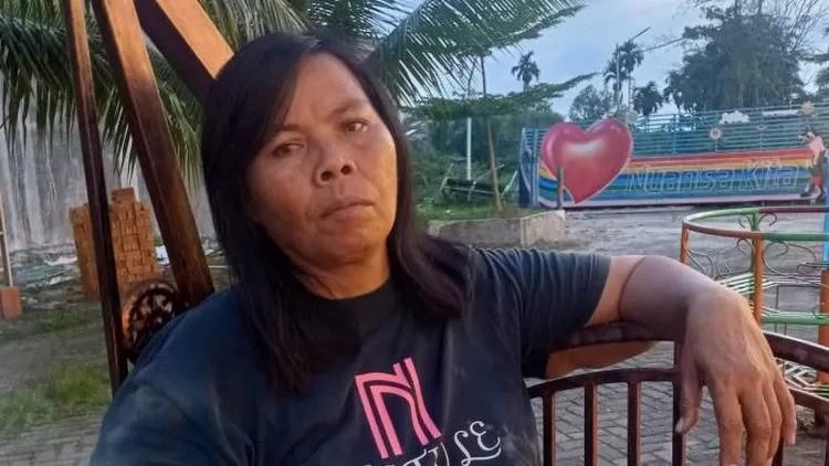 Terkuak! Ini Identitas Wanita Histeris dan Lempar Botol Minum ke Jokowi di Medan