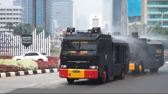 Heru Budi Ngotot Siram Air ke Jalan Buat Atasi Polusi Jakarta, Ditanya Efektif Nggaknya, Bungkam