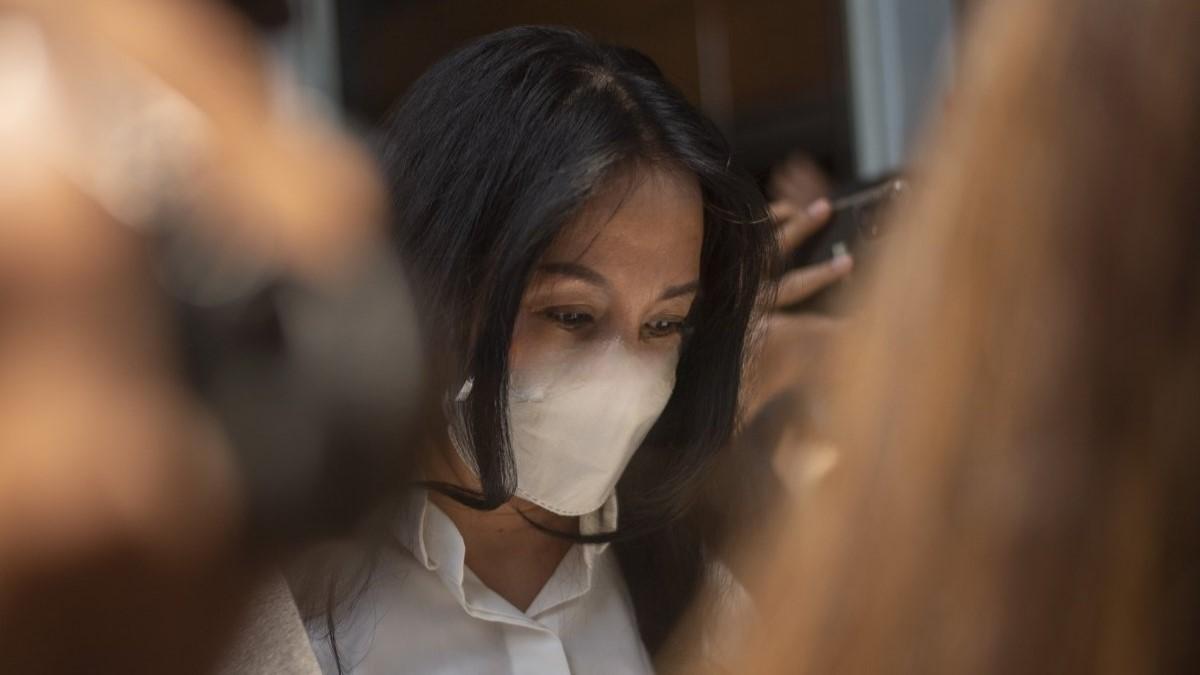 Bini Rafael Alun Bungkam saat Namanya Masuk dalam Dakwaan Kasus Suap dan Gratifikasi