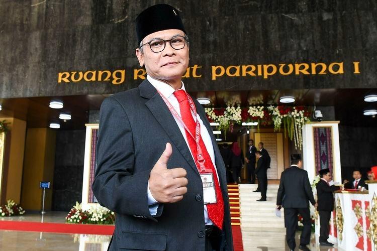 Eks 'Dewan Kolonel' Duduk di Belakang Ganjar, Johan: Tidak Semua