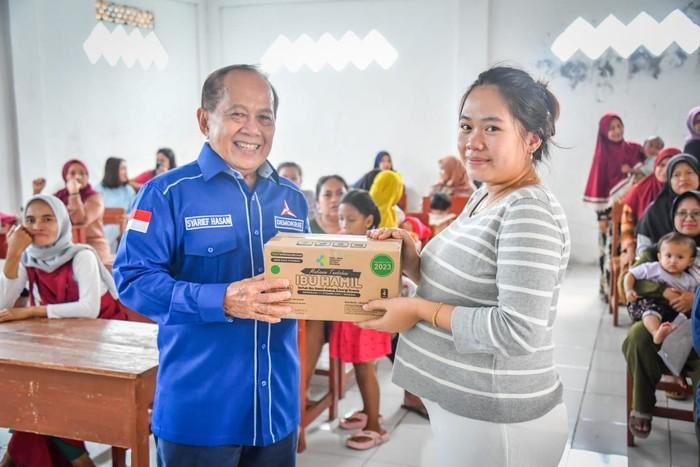 Waka MPR Bagikan Bantuan Susu-Makanan Tambahan di Bogor Demi Kebutuhan Gizi Balita
