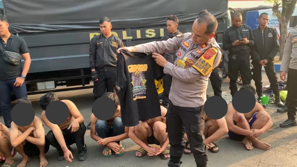 Polisi Tangkap 10 Anggota Gangster Bawa Sajam di Bogor