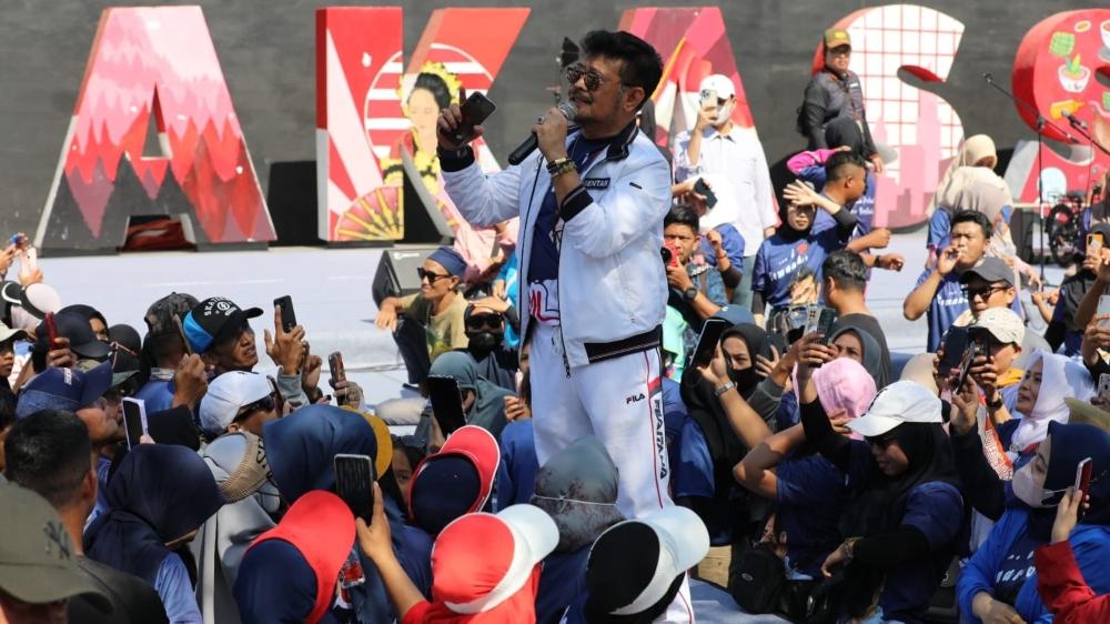 Mentan SYL Gelar Jalan Sehat dan Tani On Stage Gandeng Ribuan Warga Makassar